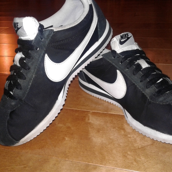Nike Women's Sneakers Cortez Nylon Running Shoes 7 - Picture 4 of 4